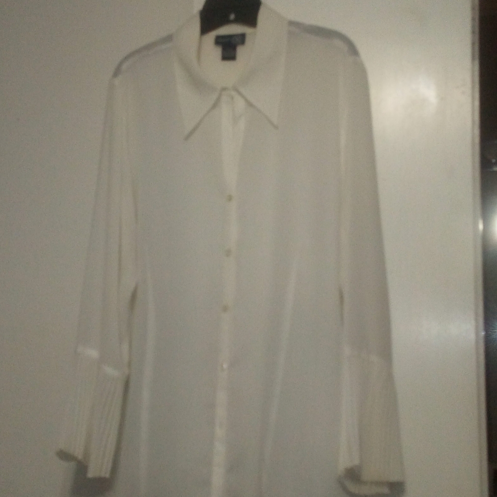White flare cuffs blouse